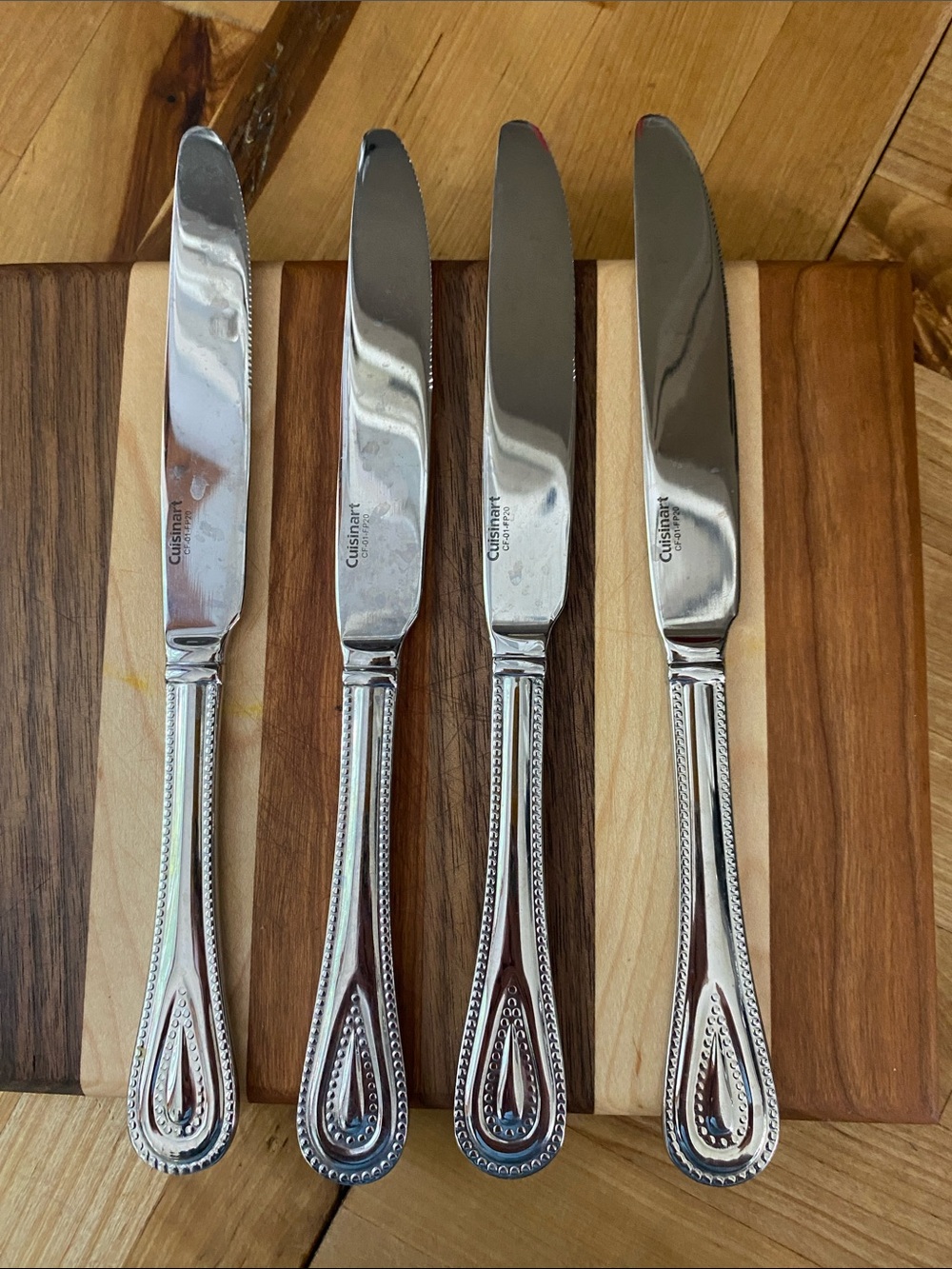 Set of 4 Cuisinart Elite FAMPOUX Stainless Dinner Knives Glossy Beaded 9-1/4